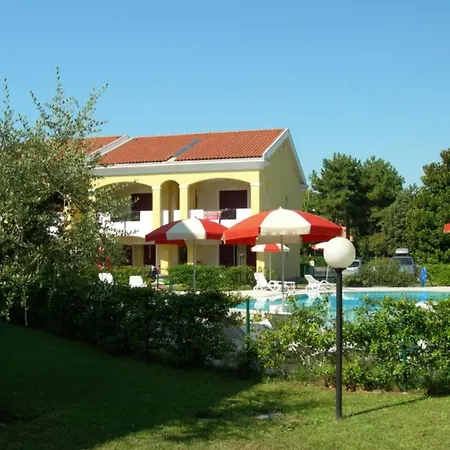 Large With Three Bedroom In * ビビオーネ
