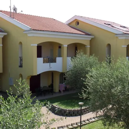 Large With Three Bedroom In ビビオーネ