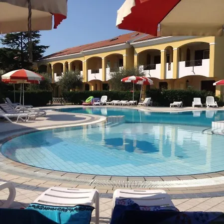 شقة Large With Three Bedroom In